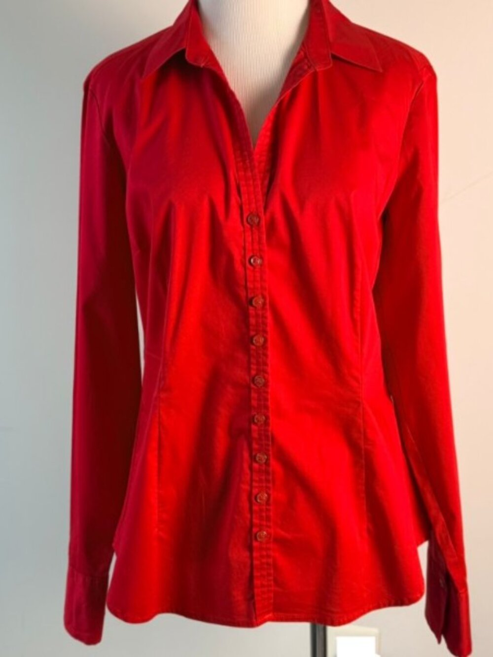 7th Avenue Design Studio Blouse – Size M – Fitted Button‑Front Shirt